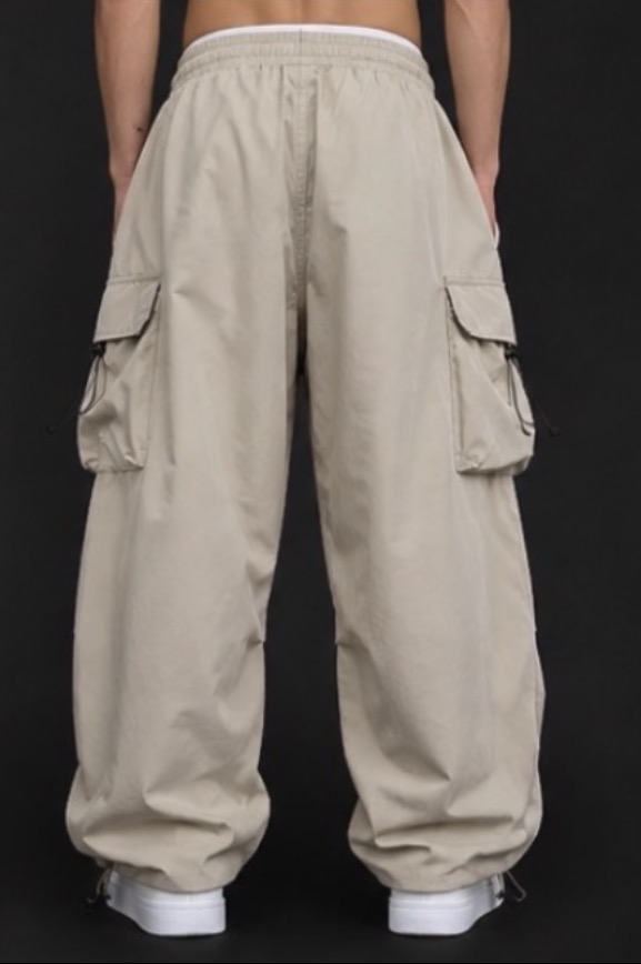 Pantalón Baggy Cargo Parachute Beige — vista 2
