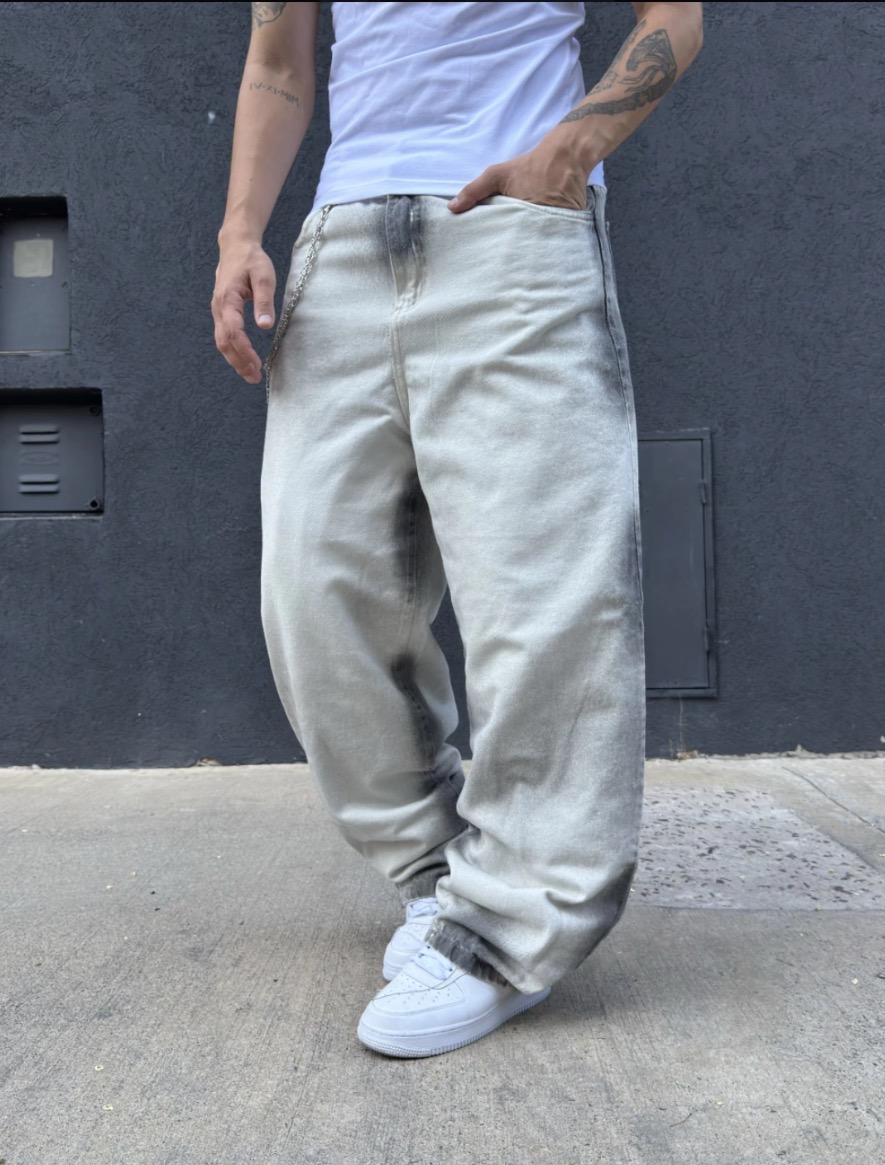 Baggy Oversize White Dirty Chain